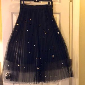 Pearl beaded pleated skirt
